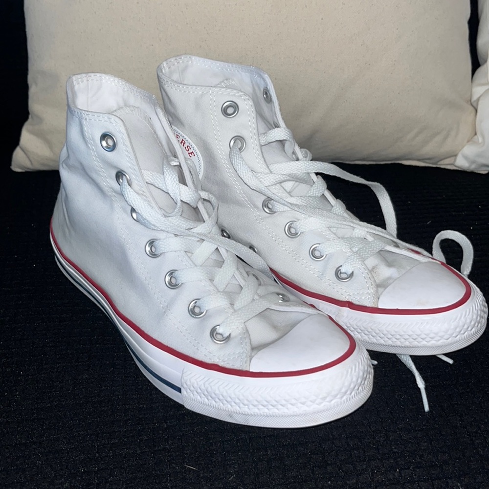 White High Top Converse 👟